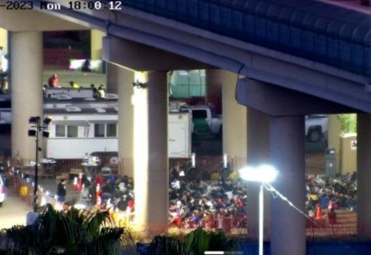 Continúa cruce de migrantes por el RB