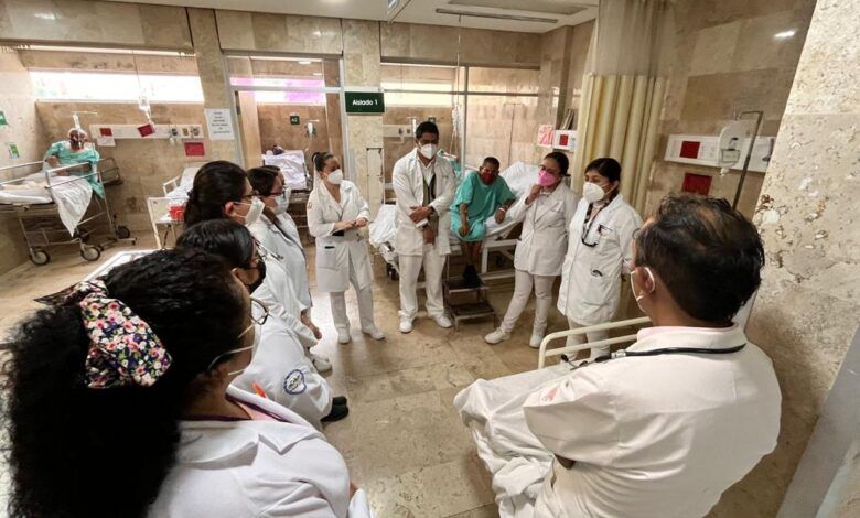 Se jubilan en IMSS Coahuila hasta 80 médicos al mes