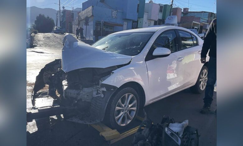 Estampa Mazda contra semáforo