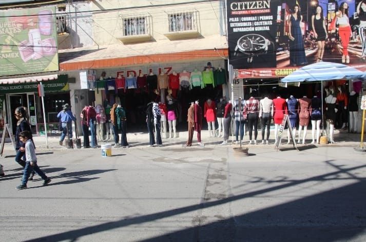 Toman comerciantes banquetas del centro