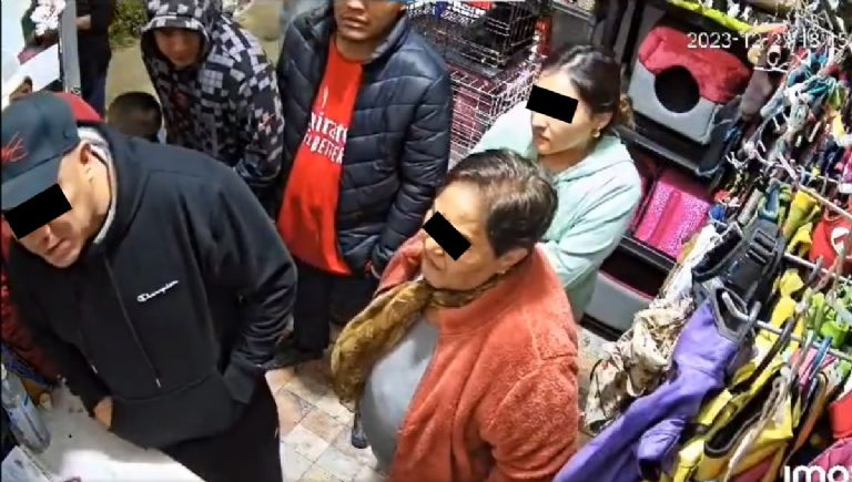 VIDEO | Agreden a empleada de veterinaria por supuestamente no salvar a un lomito