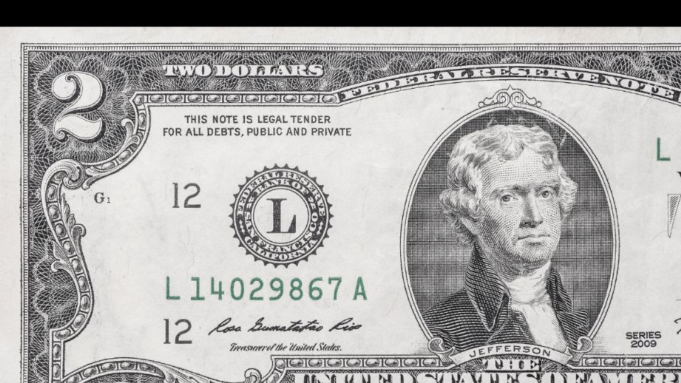 Otorgan 4500 dólares al propietario de este billete de 2