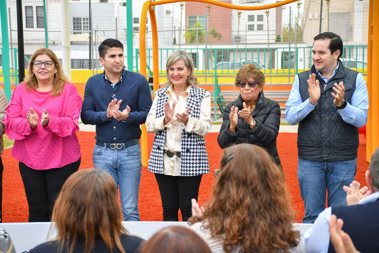 REHABILITA MUNICIPIO PLAZA DE LA COLONIA GUILLÉN