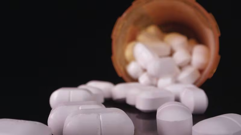 Cofepris suspende 31 farmacias por medicamentos con supuesto fentanilo, en Baja California