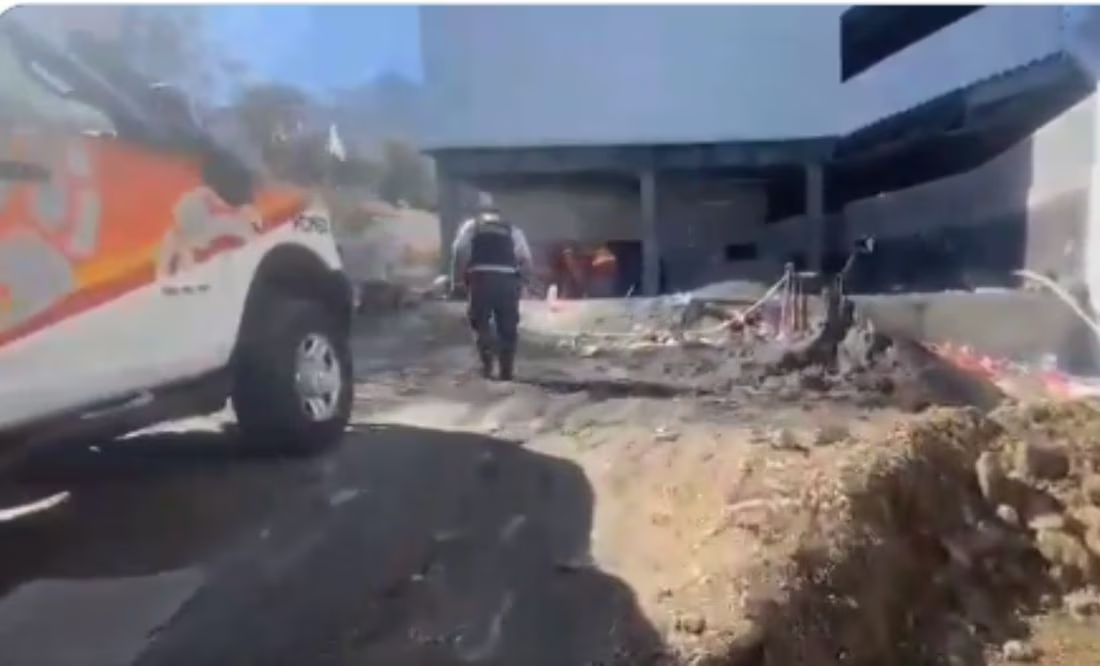 Mueren 5 trabajadores al caerse de elevador en una plaza comercial en Monterrey