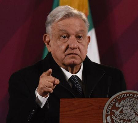AMLO alista iniciativa de ley para prohibir vapeadores