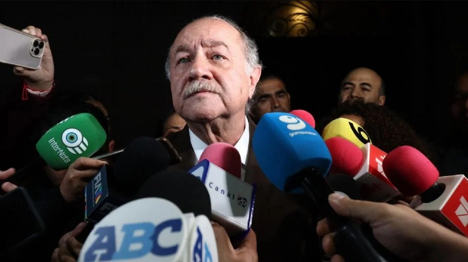 Tumba juez a interino en NL Ordena que Javier Navarro quede a cargo del gobierno