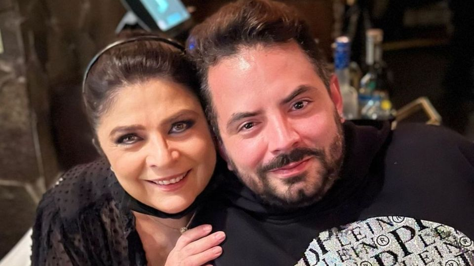 José Eduardo Derbez confiesa que no le gusta pasar Navidad con Eugenio Derbez, prefiera estar con Victoria Ruffo