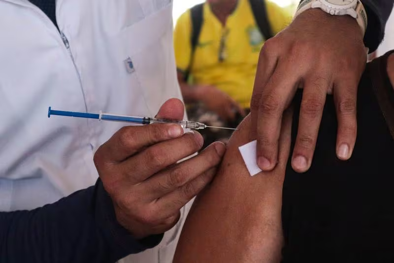 Pfizer, Moderna y Sputnik: ¿Cuál es la efectividad de las vacunas COVID y sus efectos secundarios?