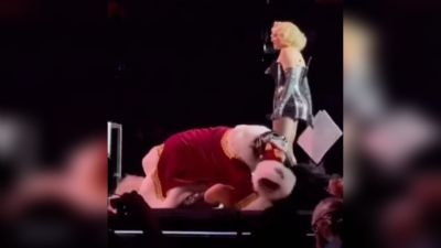 Santa Claus sufre aparatosa caída durante el concierto de Madonna | VIDEO