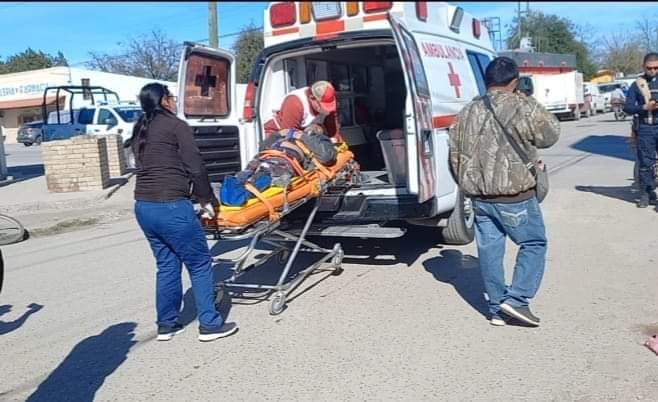 Arrollan a motociclista Resultó con múltiples golpes y fractura en un pie
