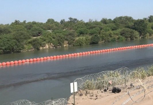 Ordena Corte retirar muro flotante en EP
