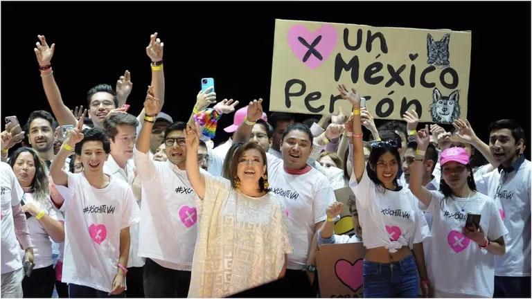 Cierra Xóchitl precampaña; encara A Claudia y AMLO