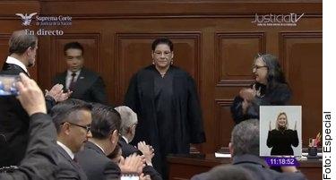 Se estrena Batres con críticas a la Corte