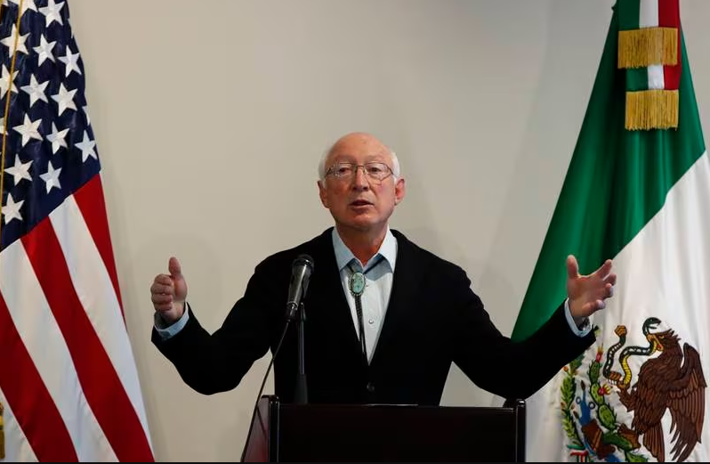 ¿Llegan armas del ejército estadounidense a México? Ken Salazar desmiente a Alicia Bárcena