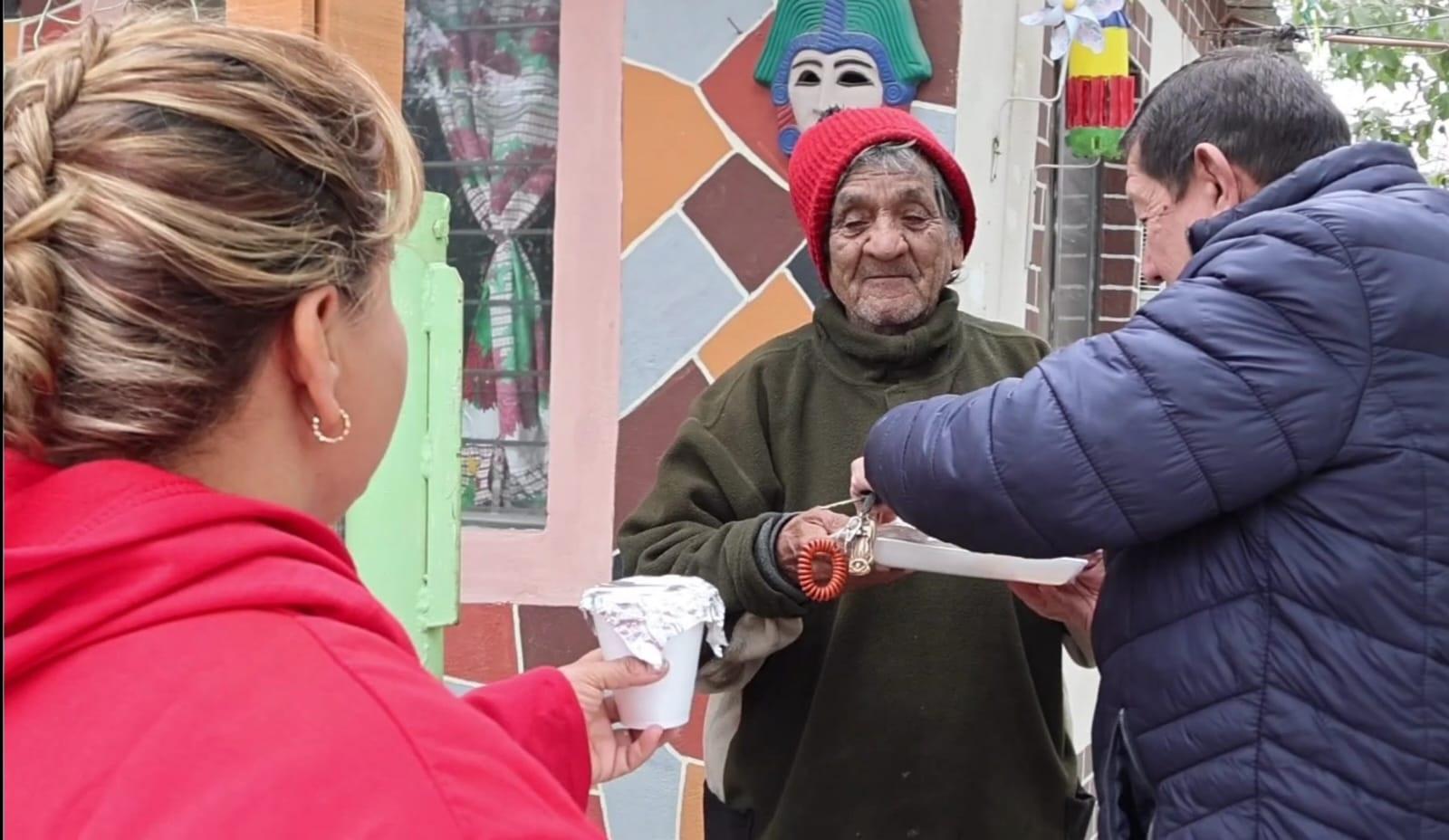Solidario DIF Sabinas  con adultos mayores