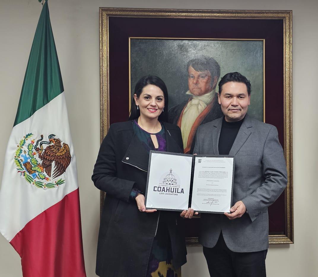 Autorizan Oficial Mayor y Tesorero