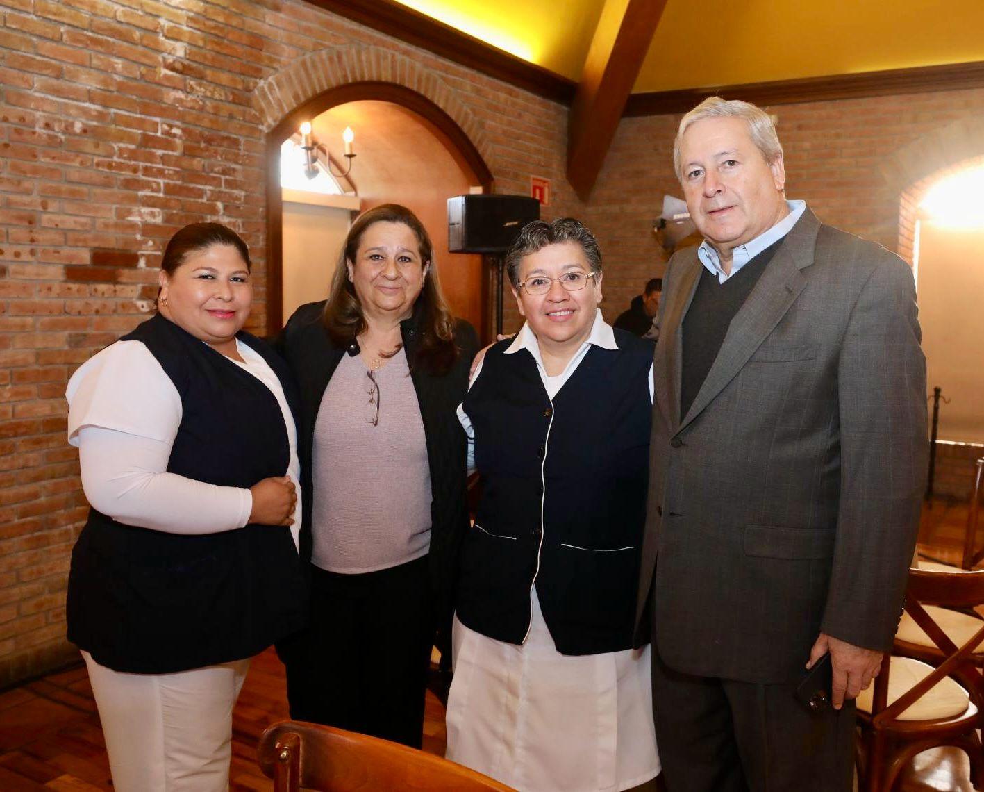 Reconocen a enfermeras y enfermeros de Saltillo