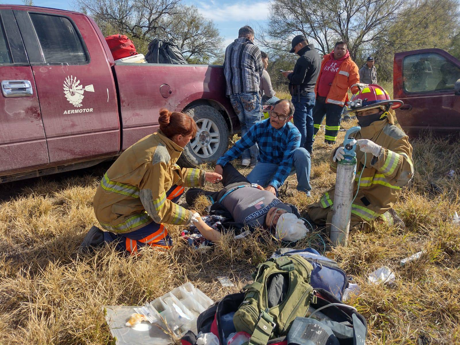 Se accidentan cinco paisanos