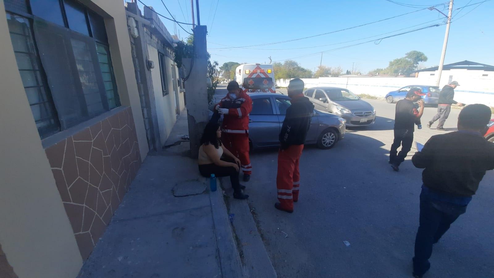Choca en contra a familia…  y escapa