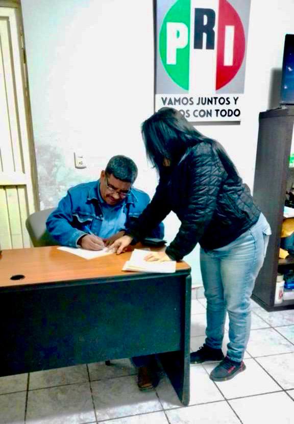 Reafirma Profe Cardona afiliación ante el tricolor
