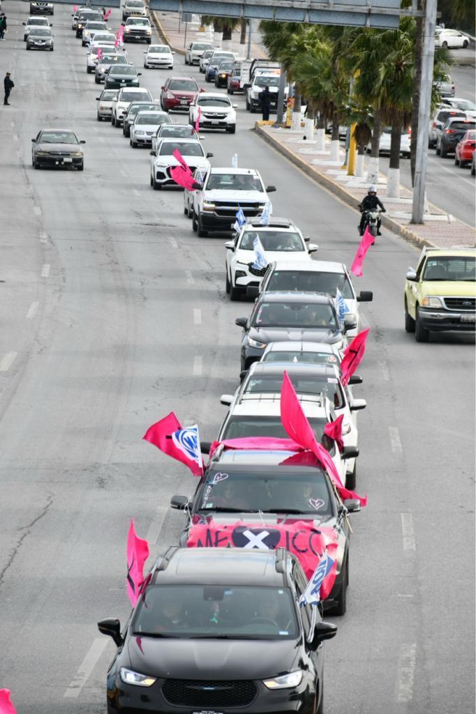 Kilométrica caravana para apoyar a Xóchitl