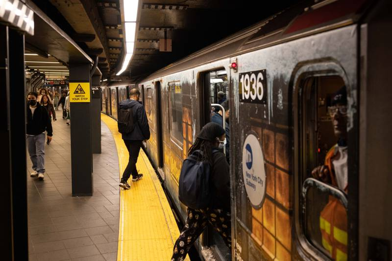 Choque de 2 trenes del metro en NY deja 8 personas heridas