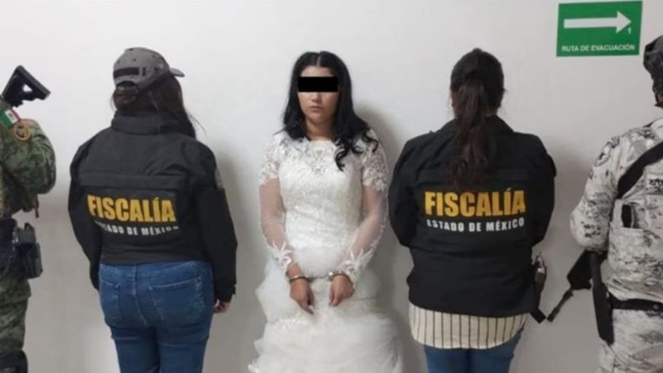 Con todo y vestido de novia, detienen a presunta extorsionadora de la Familia Michoacana antes de su boda
