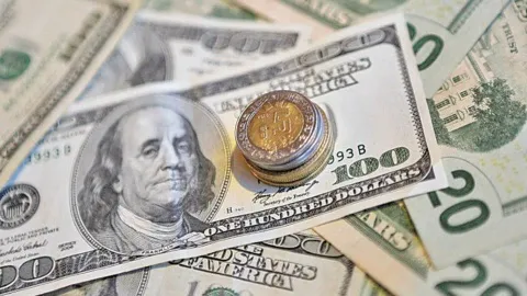 ¡Peso arranca con pérdidas! Precio del dólar hoy 15 de enero de 2024 en bancos de México