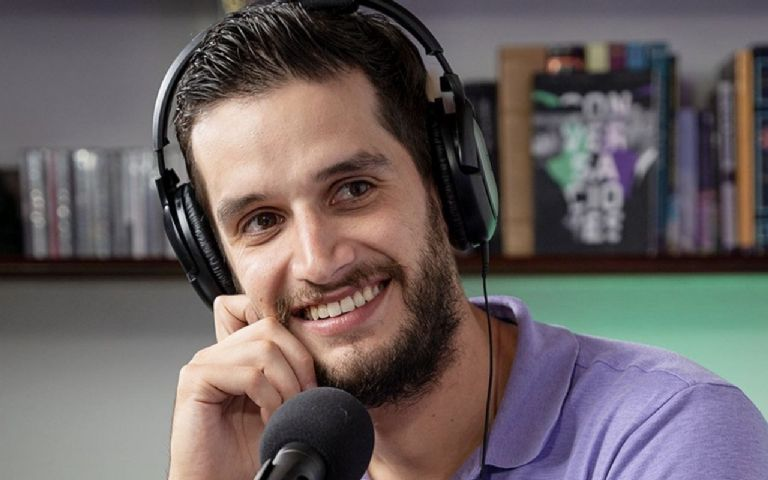 ¿Impertinente? Adrián Marcelo provoca accidente vial y todo queda grabado en vivo