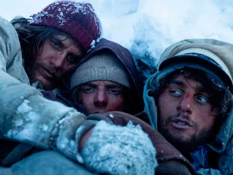 Orina negra, ¿qué significa este síntoma en La Sociedad de la Nieve?