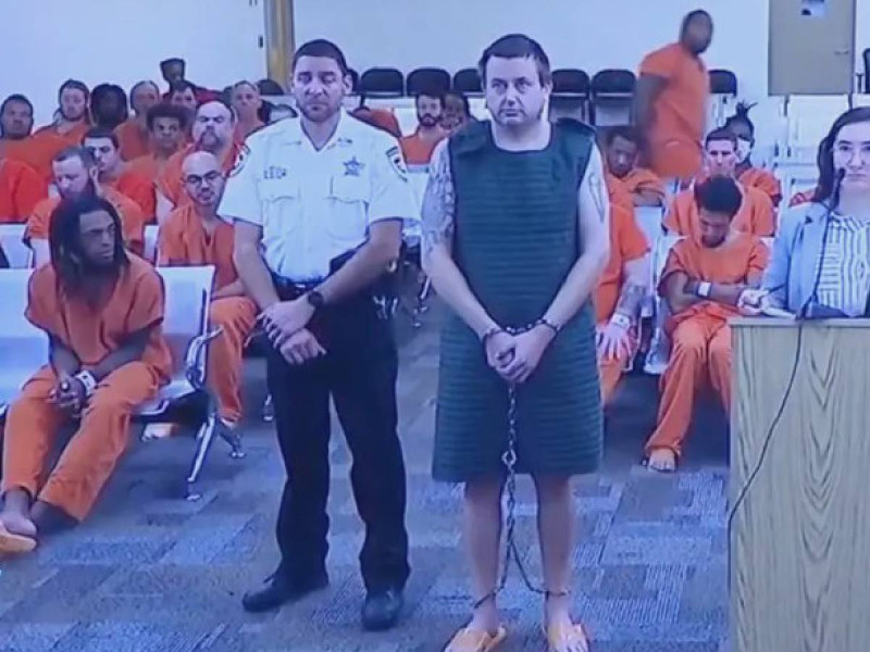 Hombre es rechazado por su hija de 17 años y desata tiroteo contra ella y su madre