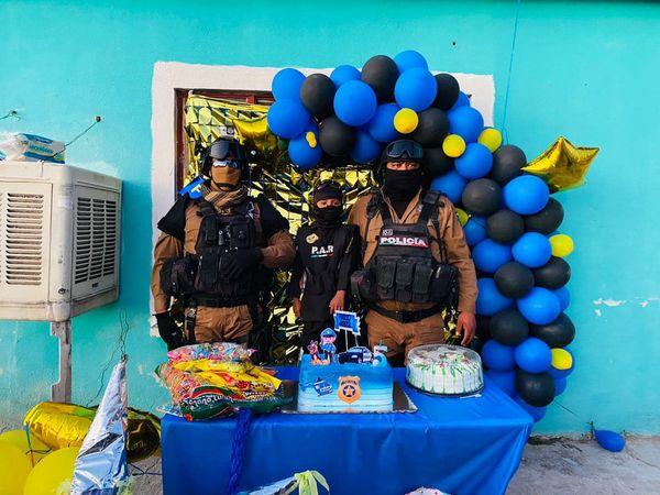 Festeja Javier su cumple con elementos del PEC