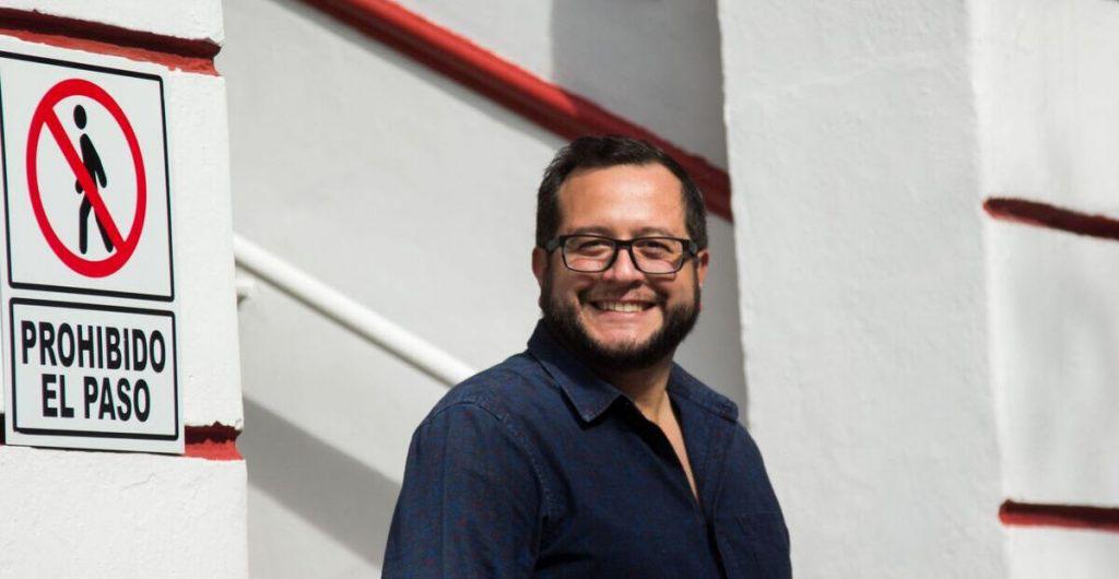 Condena filtración de número de su hijo