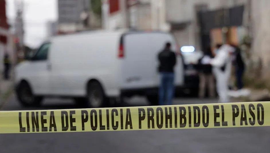 Detienen a dos tras pasear cuerpo en carrito de mercado