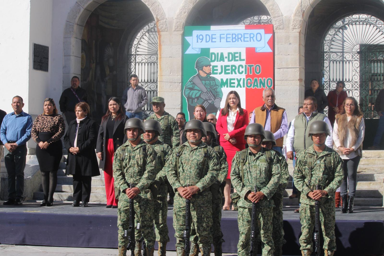 Rinde 4C homenaje al Ejército Mexicano