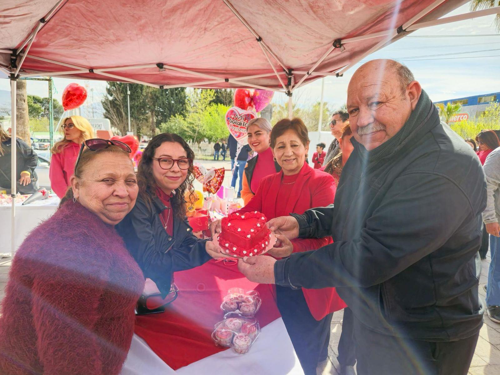 Celebran día de San Valentín en Castaños