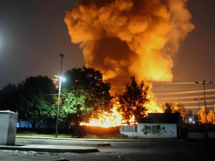 Se quema almacén en Ciudad de México