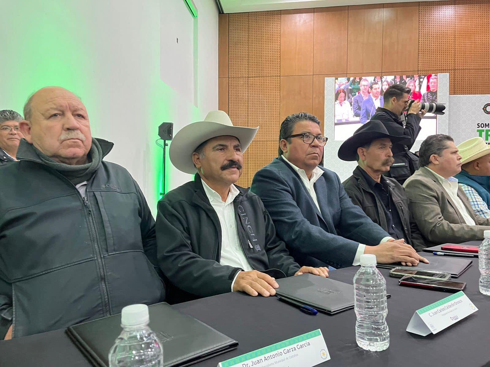 ROBERTO PIÑA EN LA FIRMA DEL PACTO LABORAL COAHUILA 2024