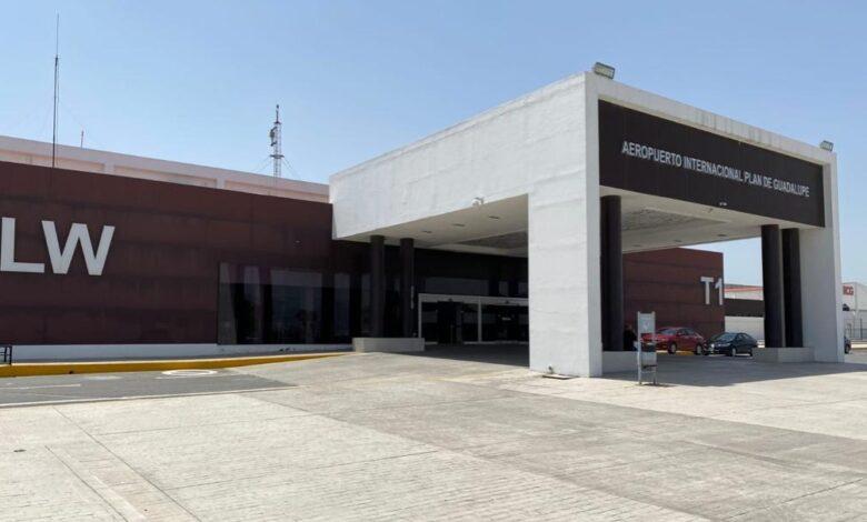 Reporta aeropuerto gran flujo de pasajeros