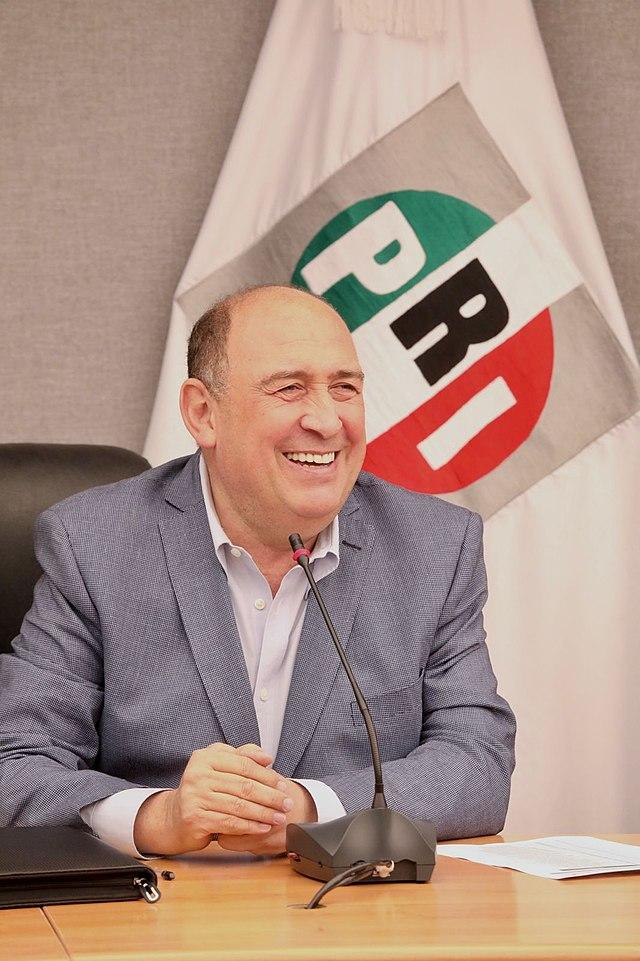 Busca AMLO distraer sobre flagelos del país
