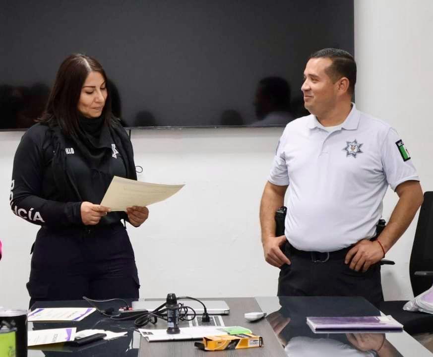Agrupamiento Violeta capacita a uniformados