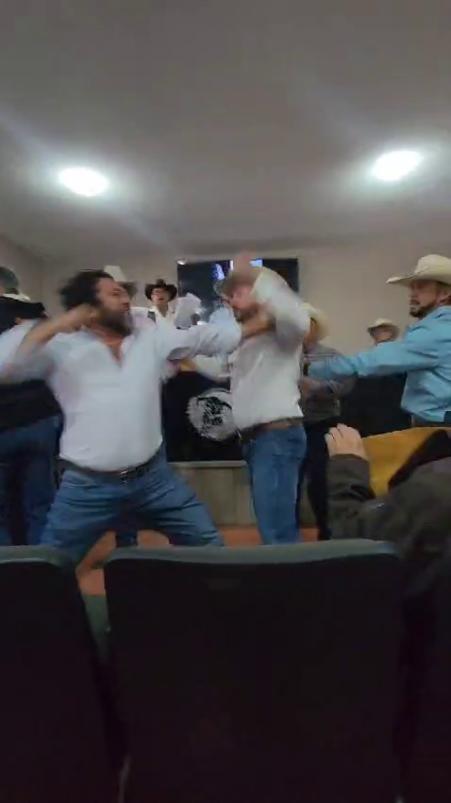 Cita FGE a ganaderos asistentes a asamblea 