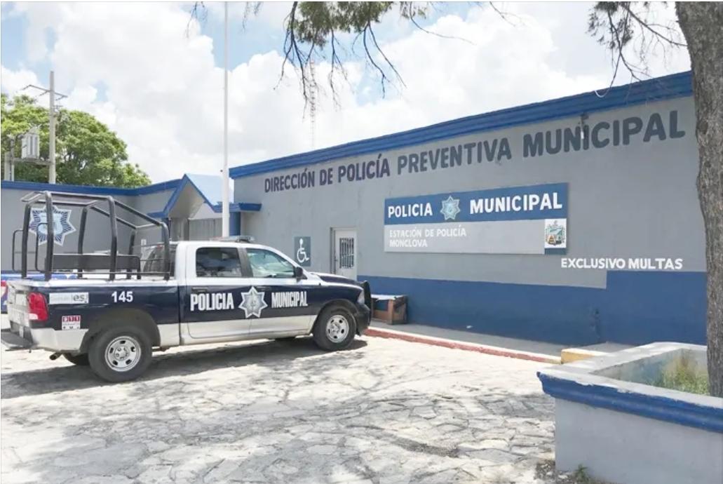 Reciben su finiquito por retiro 4 policías