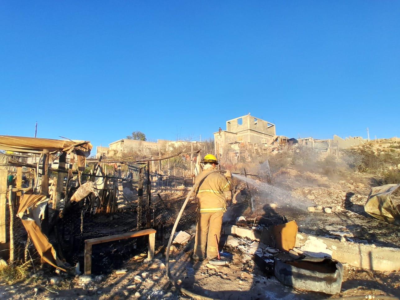Arrojan fuertes vientos 25 incendios en predios