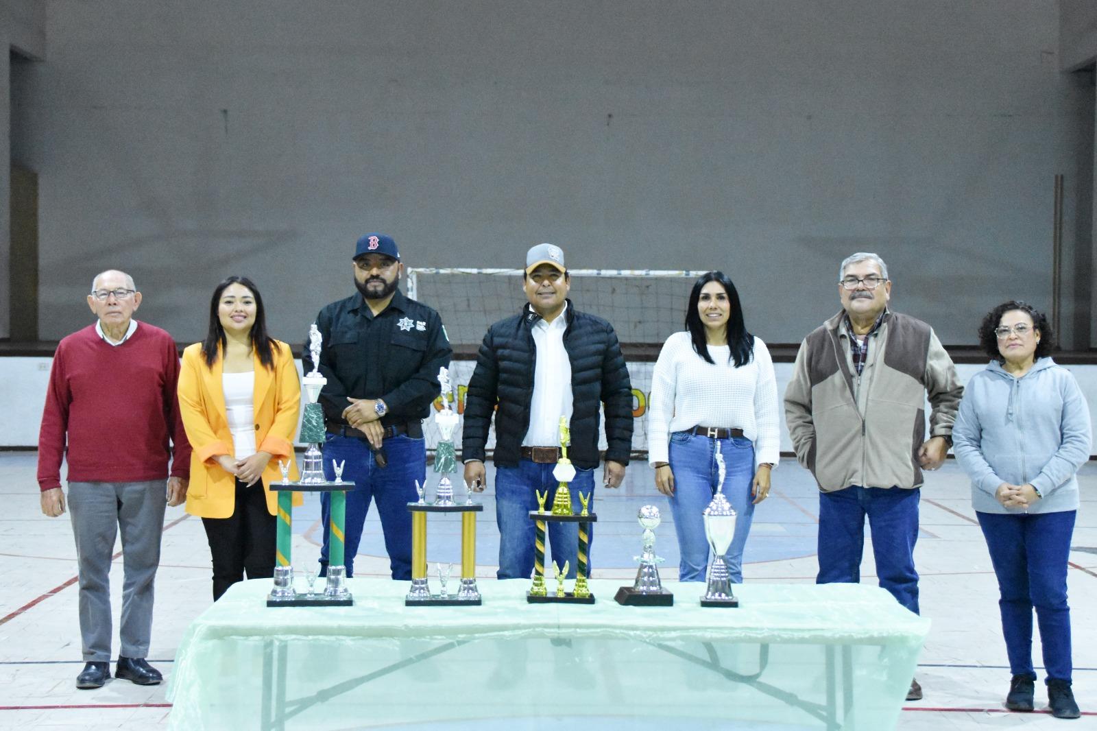 Premia Beto Villarreal a mejores del Futbol
