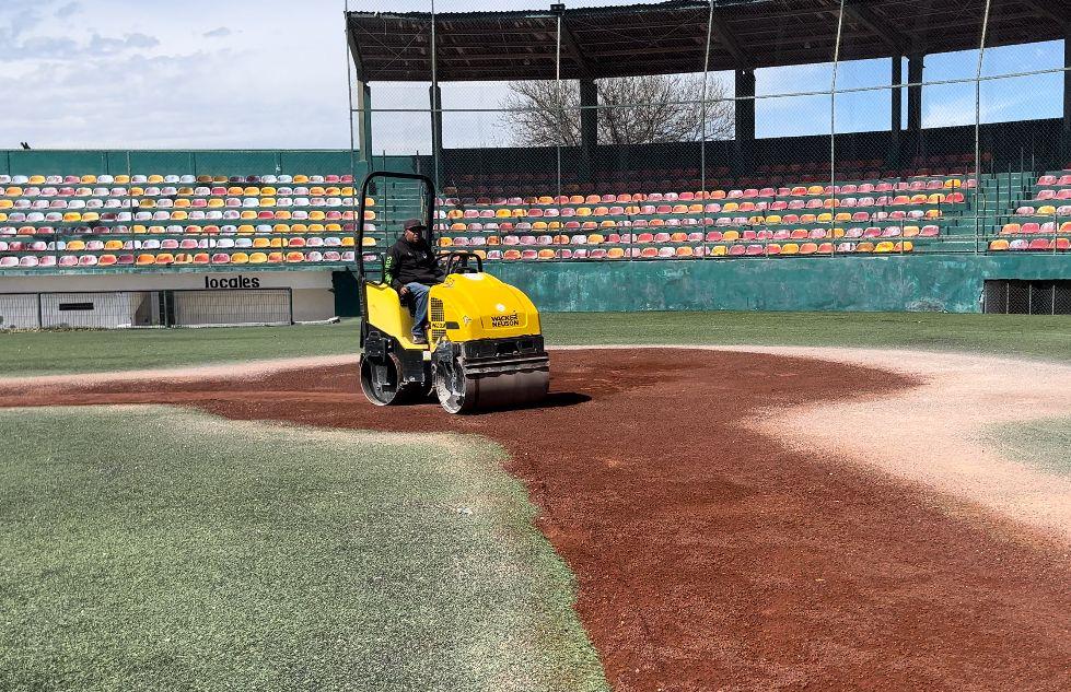 Rehabilitan en RA parques de béisbol