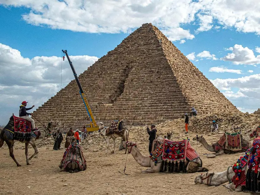 Egipto intenta ‘renovar’ una de las pirámides de Guiza… y le llueven críticas