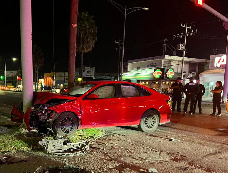 Aparatoso accidente;2 mujeres lesionadas