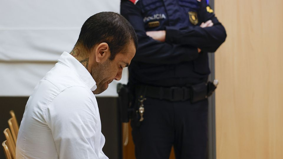 Dani Alves comenzó su declaración, luego de ser acusado de agredir sexualmente a una mujer